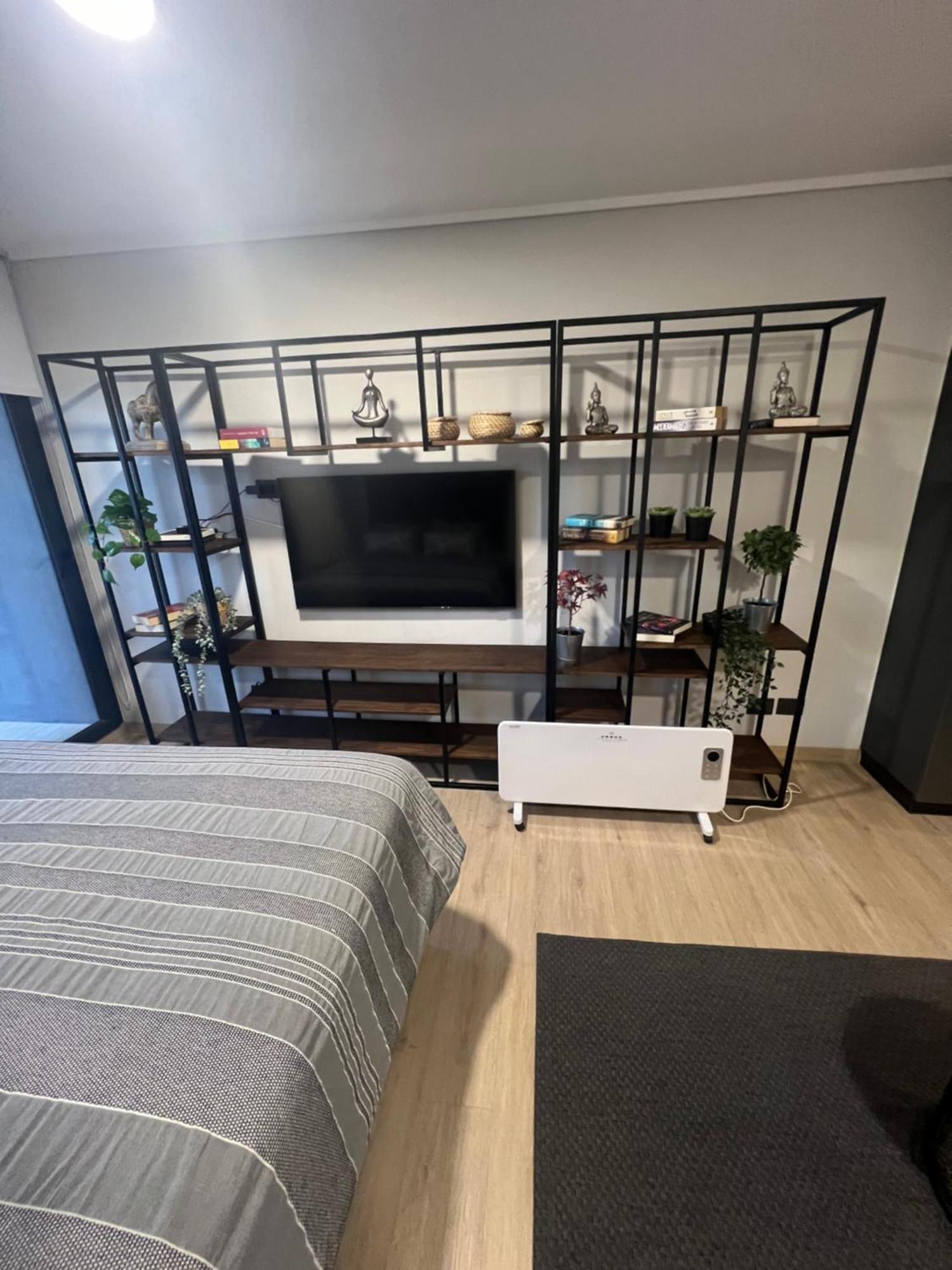 Apartamento 80 Metros , Costado Clinica Condes ,hasta 5 Personasn