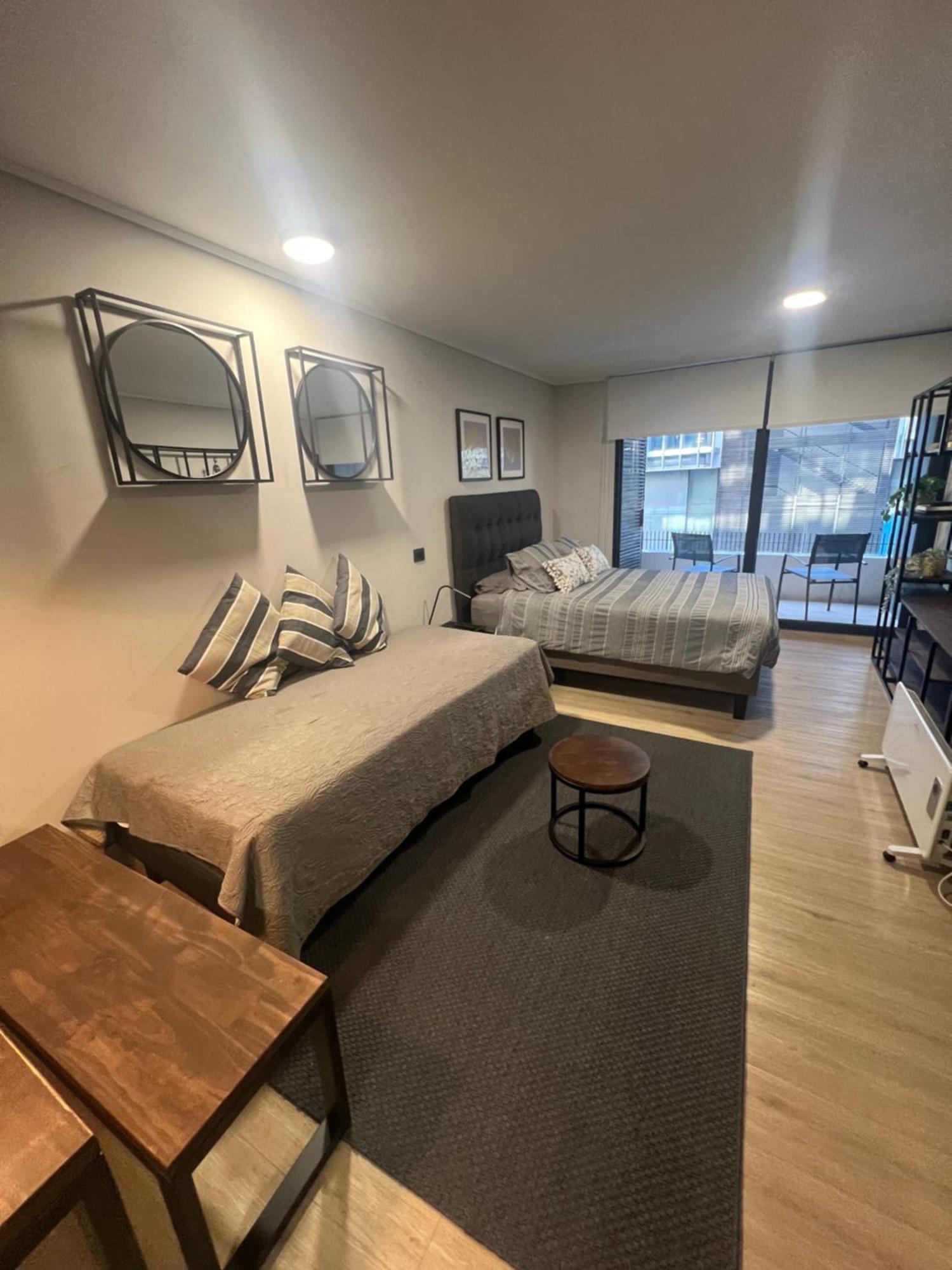 Apartamento 80 Metros , Costado Clinica Condes ,hasta 5 Personasn *