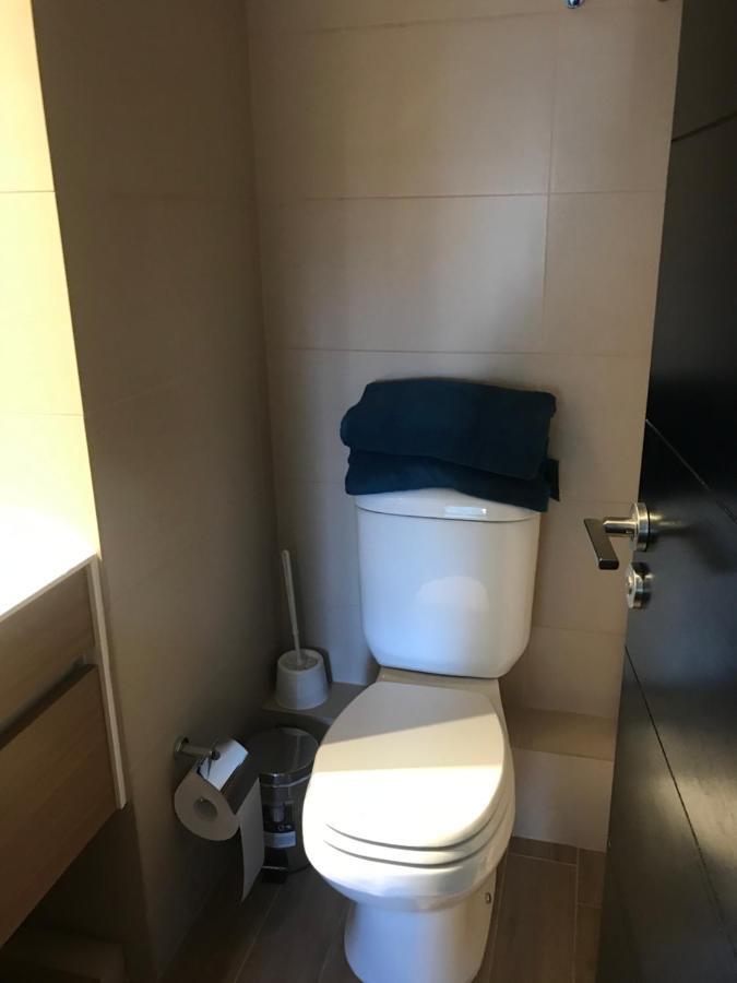 Apartamento 80 Metros , Costado Clinica Condes ,hasta 5 Personasn Santiago