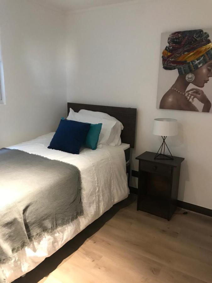 80 Metros , Costado Clinica Condes ,hasta 5 Personasn Apartamento Santiago