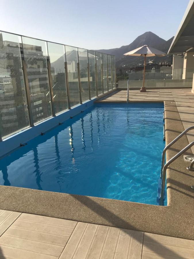 80 Metros , Costado Clinica Condes ,hasta 5 Personasn *